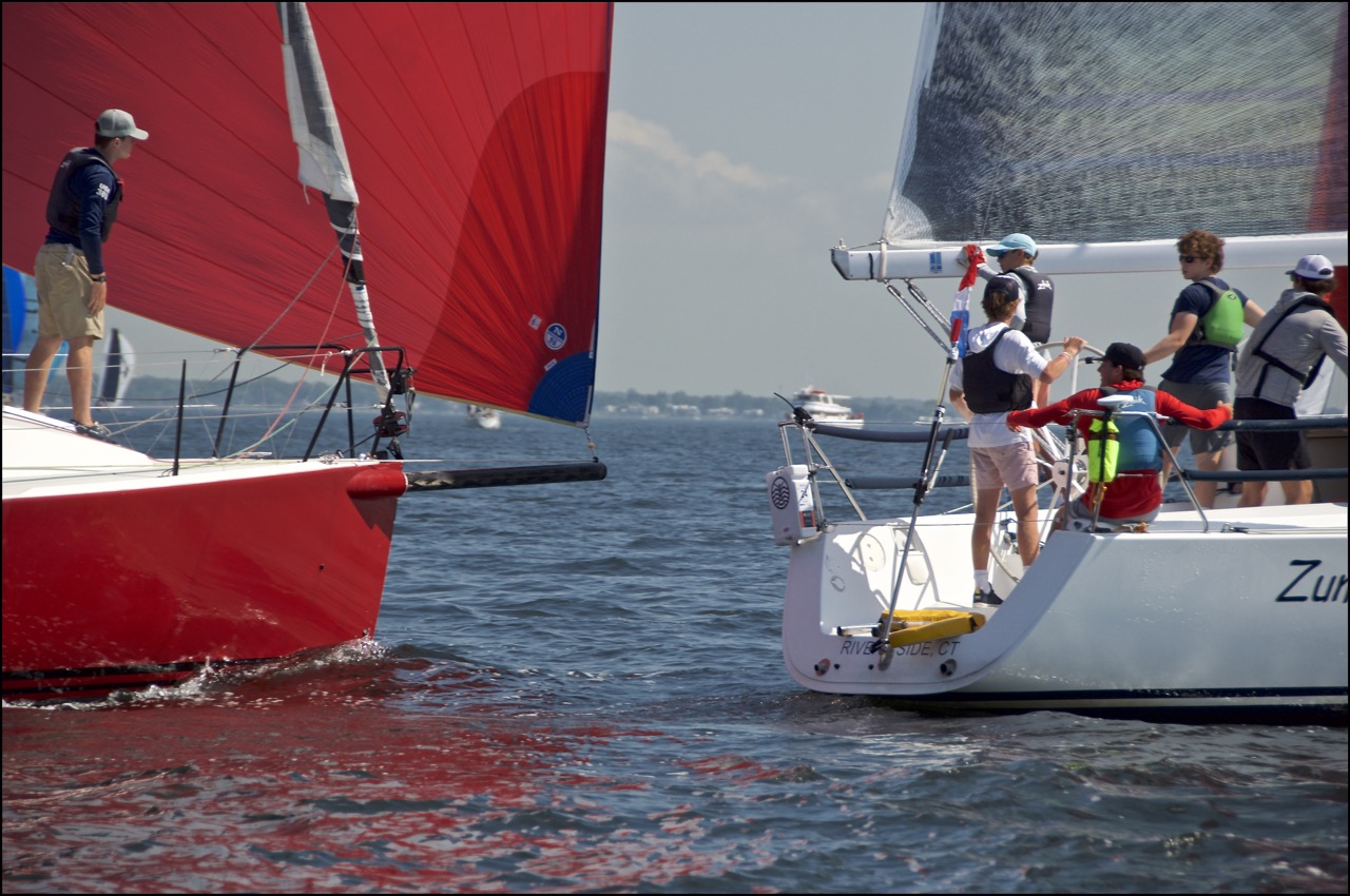 DSC_8430.Close Quarters spinn set between Morning Glory in red, Zuma in white