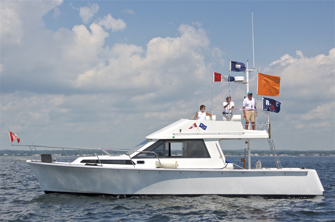 DSC_8759._On the Line_. Stamford YC Race Committee